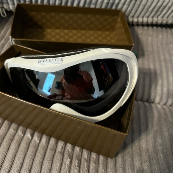 GUCCI
Ski Goggles White - Picture 4 of 8